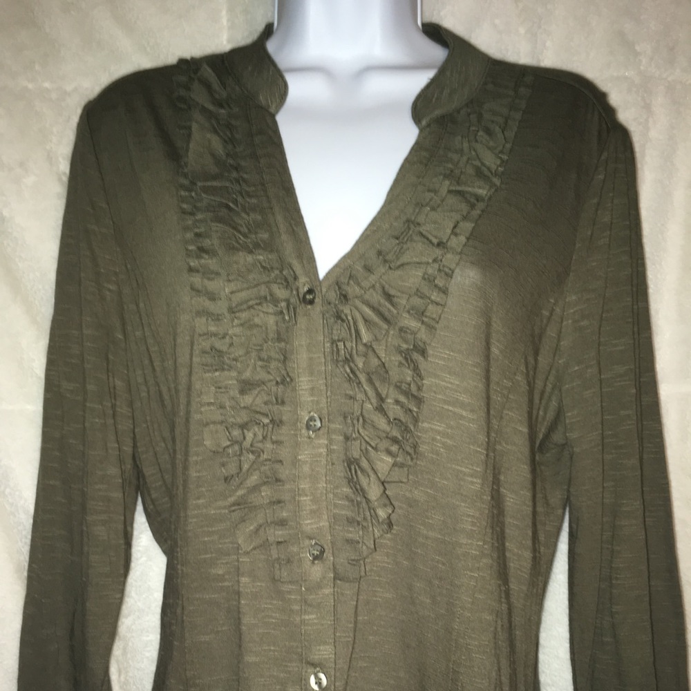 NWT Olive Inc button down blouse. 3/4 sleeves. PL